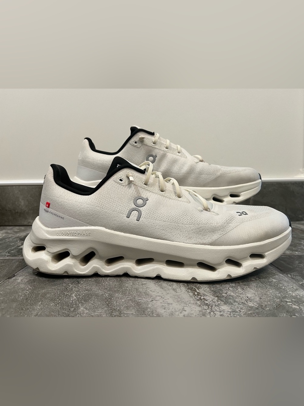 On Cloudtilt Phase Men’s 12.5 White Black Running Shoes Sneakers